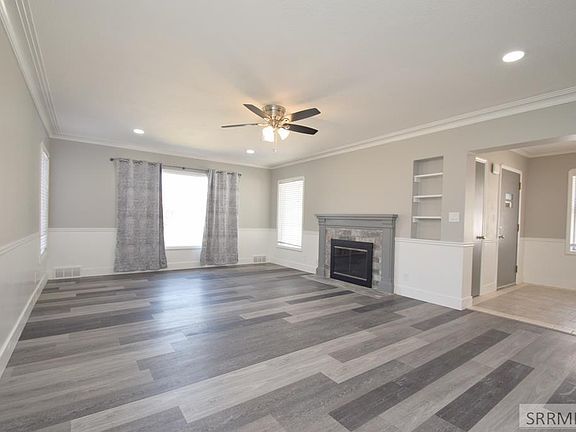 5th image of 219 W 13th St