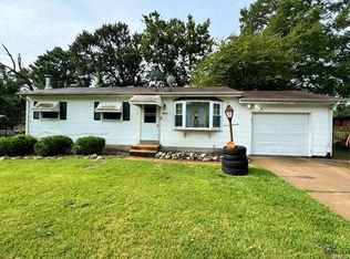 1386 Fairmeadows Ln, Saint Louis, MO