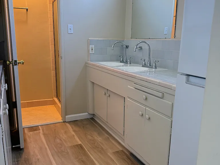 Westwood Apartments — Photo 16