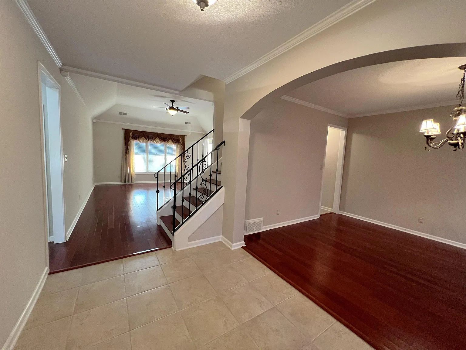 4 bed, 3.5 bath, 3463 sqft, $3,225 — Photo 2