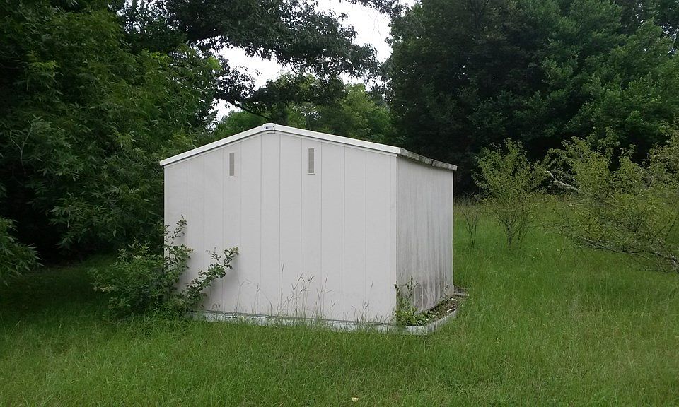 2nd image of 5269 Jeffersonville Rd