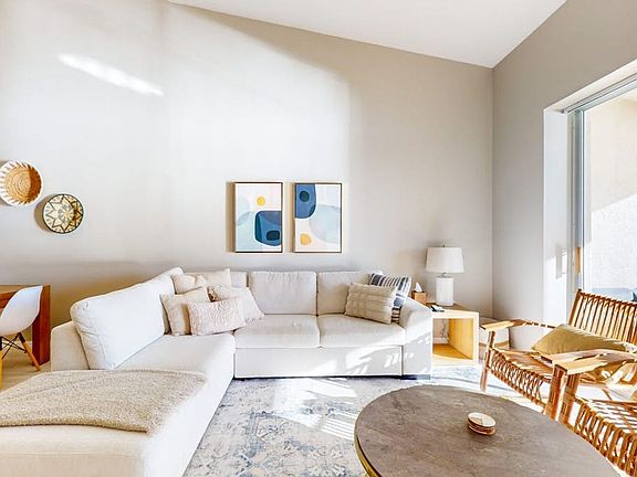 4th image of 350 Robin Hood Cir Unit 202