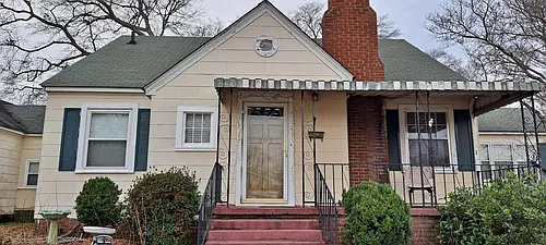 205 Milner St NE Photo 1