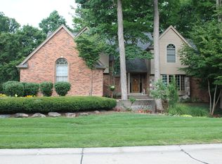 27980 Trailwood Ct, Farmington Hills, MI 48331