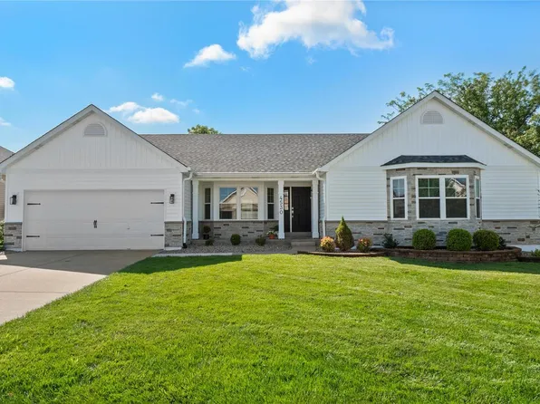 4530 Briargate Dr, Saint Charles, MO 63304