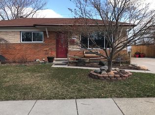 26636 Ridgefield Ave, Warren, MI 48089