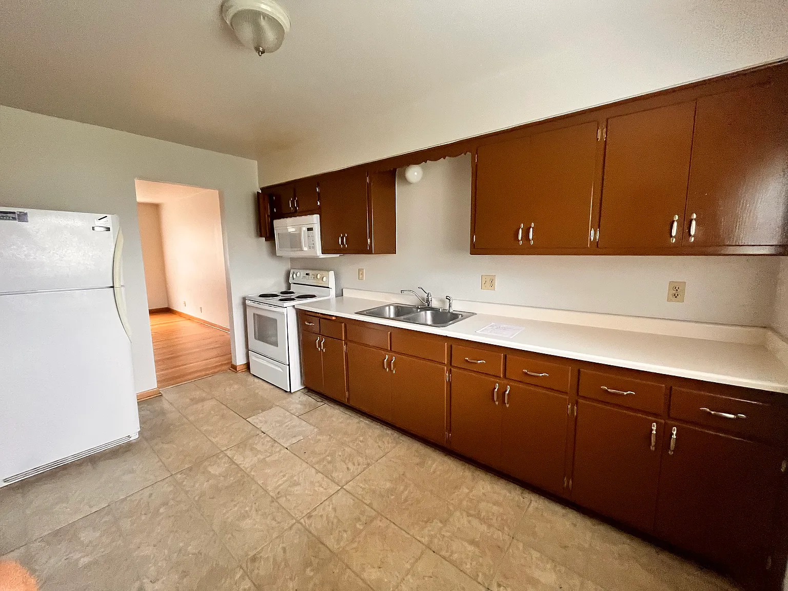 2 bed, 800 sqft, $1,025 — Photo 4