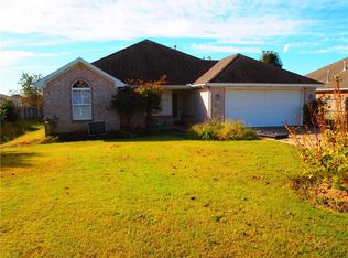 2797 Brenda Pl, Springdale, AR 72764