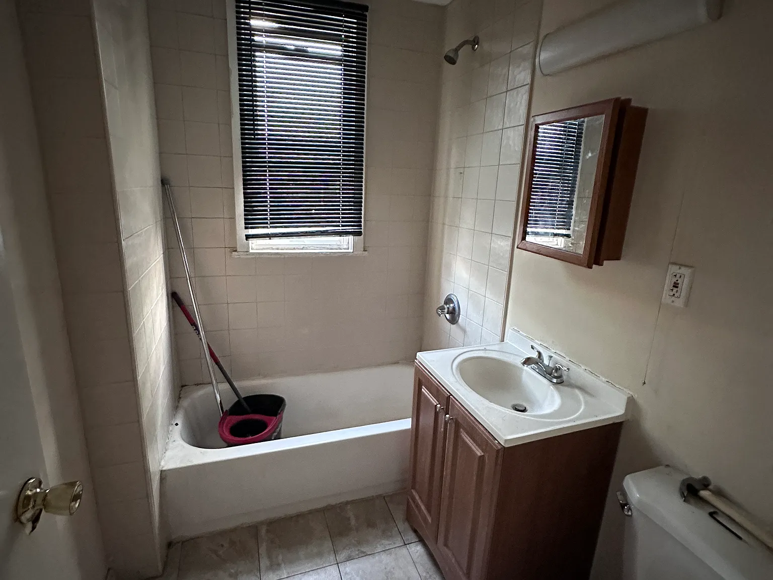 2 bed, $1,700 — Photo 4