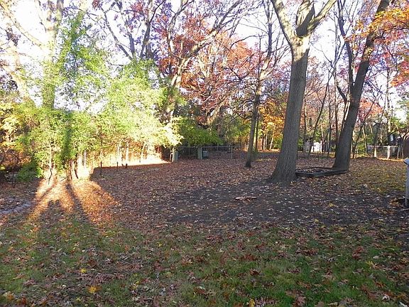 5th image of 723 Westchester Ln