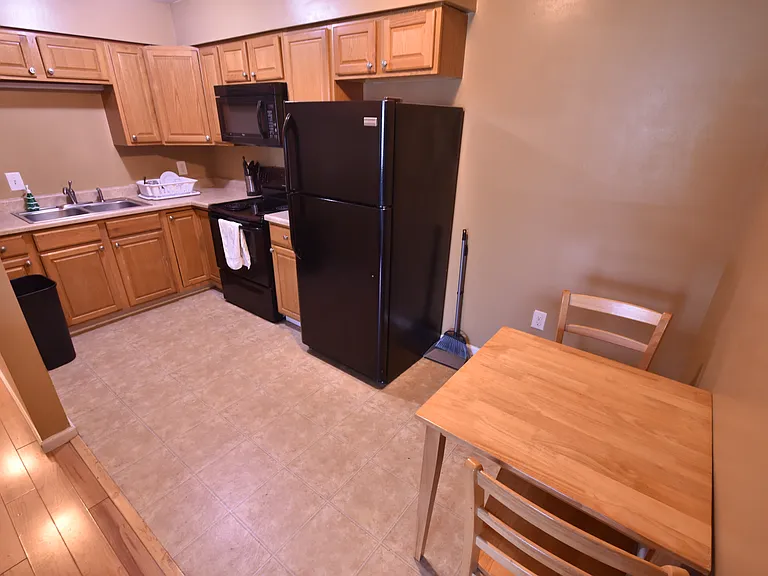 430 Adams St #3 — Photo 2