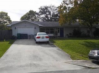 618 NE Emerson St, Port Saint Lucie, FL 34983