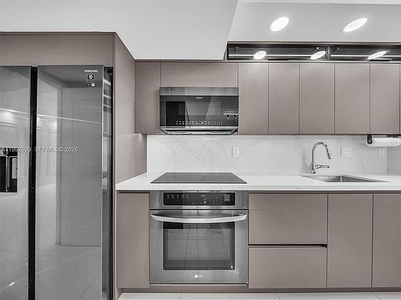 3rd image of 301 174th St APT 2004