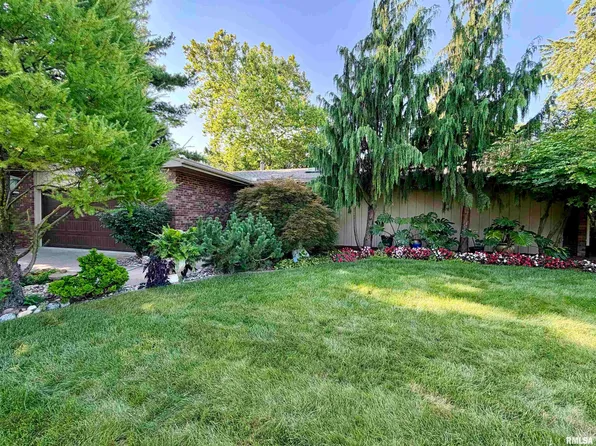 208 W Wolf Rd, Peoria, IL 61614