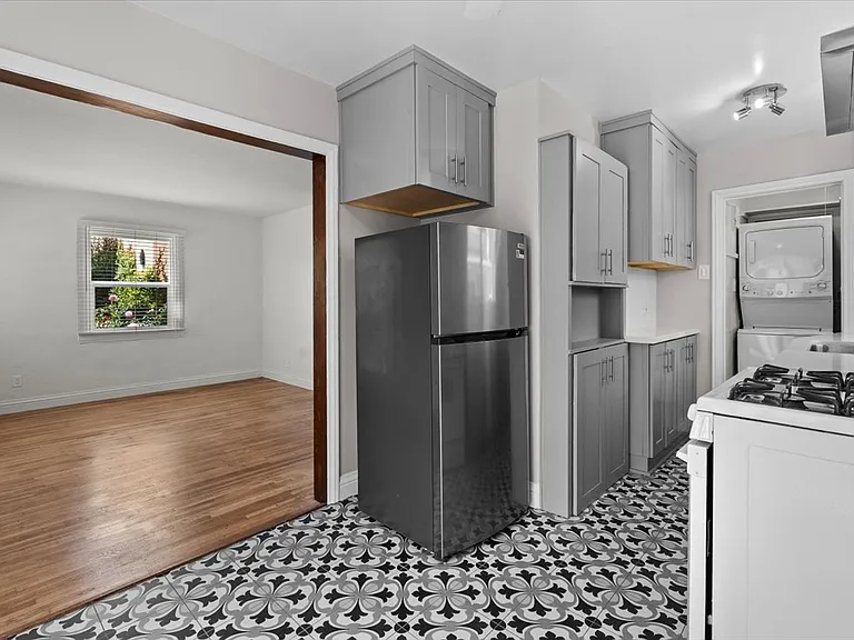 4044 Huron Ave #A — Photo 10