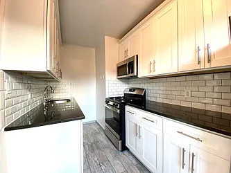 Rented by R New York