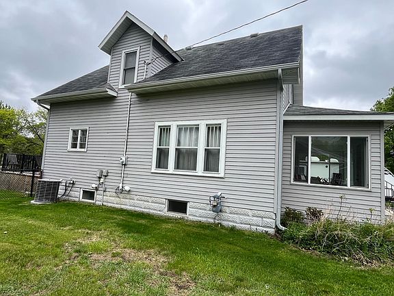 4th image of 515 Belmont St