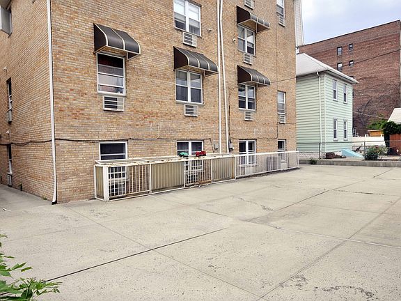 2nd image of 2315 E 13th St #2B