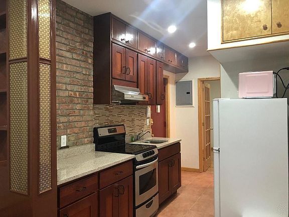 2nd image of 192 Mott St #3