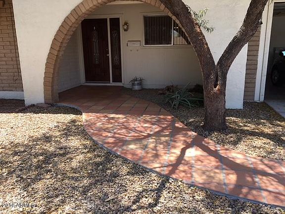 2nd image of 3811 E Lupine Ave