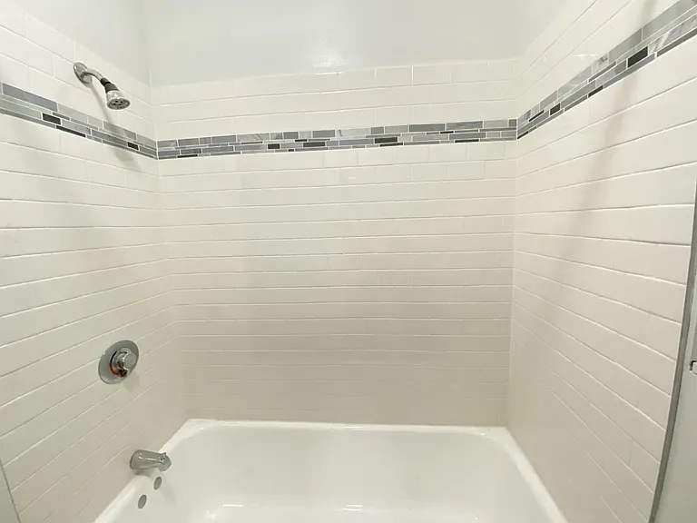 915 W Cornelia Ave #1A — Photo 9