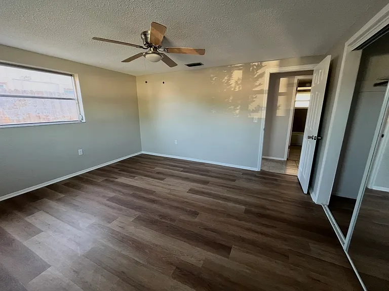 10741 Queens Rd — Photo 14