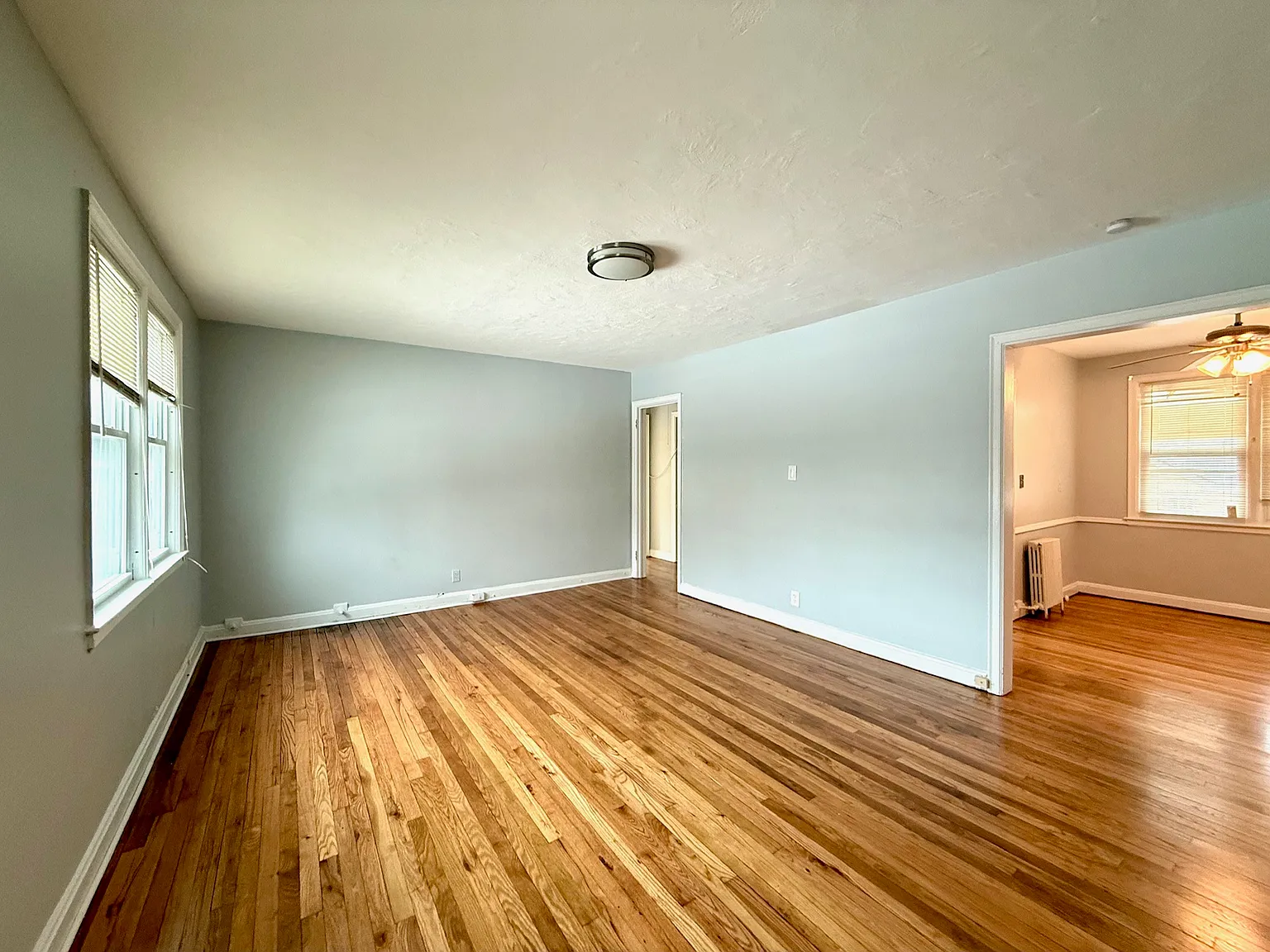2 bed, 766 sqft, $2,350 — Photo 4