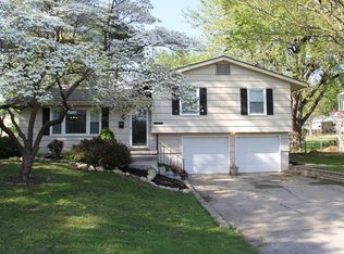 71 Ussery Dr, Lexington, MO 64067