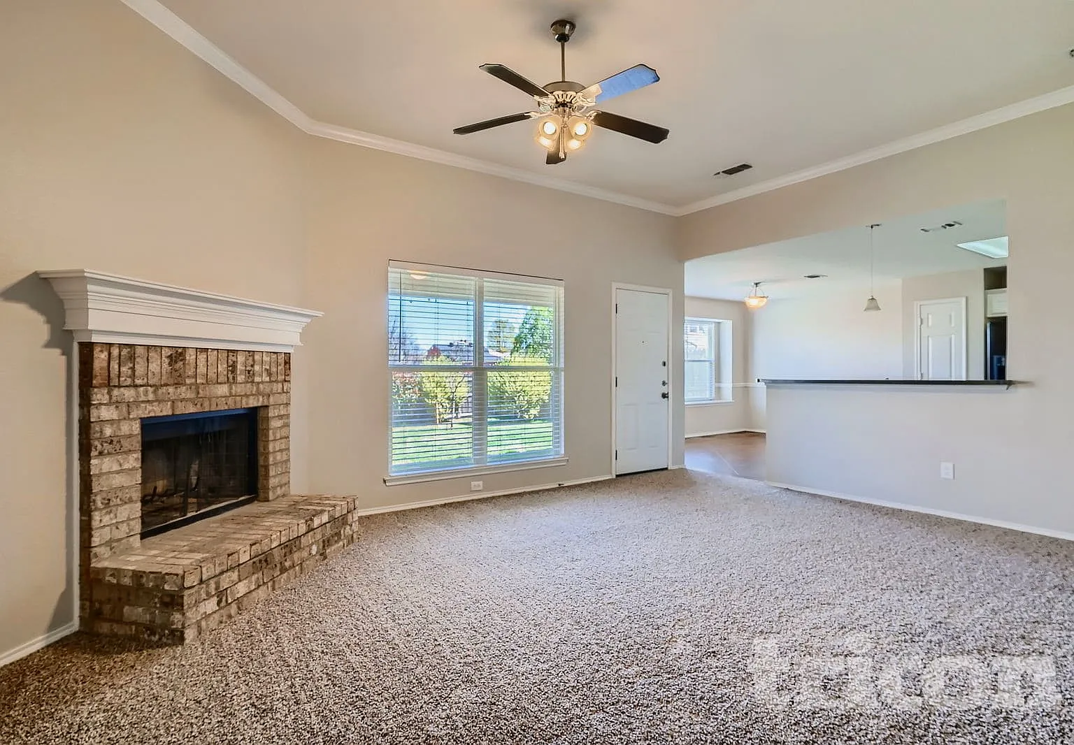 934 Benjamin Dr Burleson TX — Photo 3