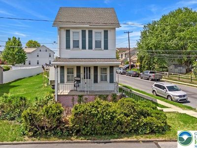 896 Front St, Whitehall, PA, 18052