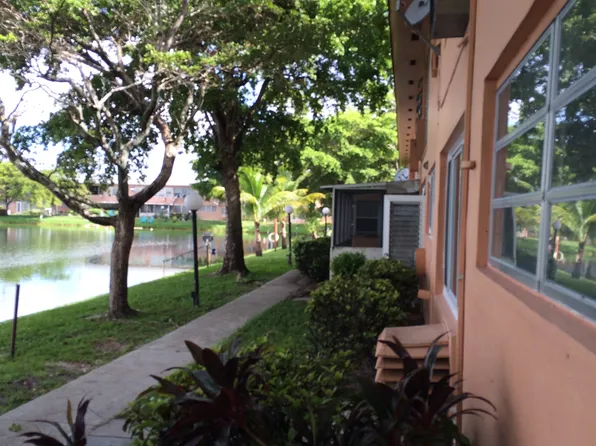 19080 NE 3rd Ct APT 308, Miami, FL 33179