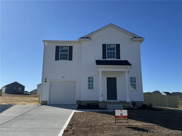 909 Wicklow Ln, Raeford, NC 28376