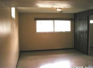 246 Monticello Dr N, Syracuse, NY 13205