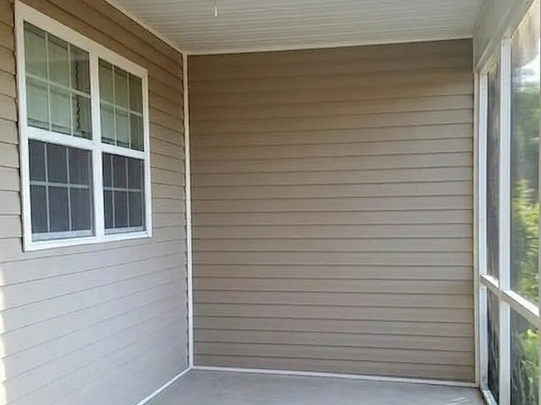 4053 Hartland St — Photo 13