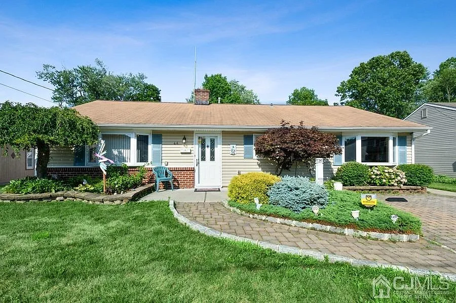 46 Weldon Rd photo 1