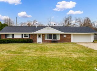 8311 Aberdeen Dr, Lambertville, MI 48144