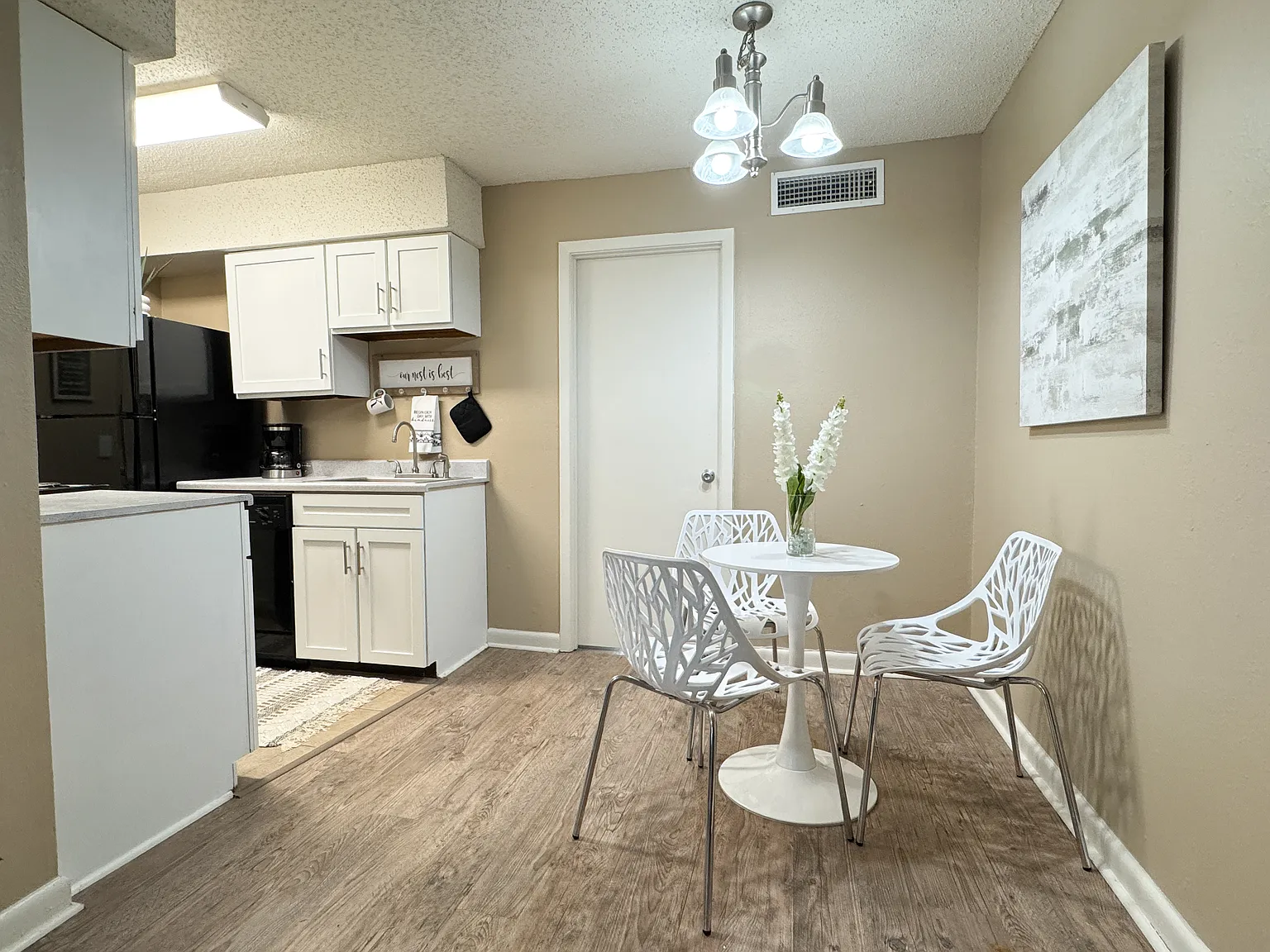 Cypress Park Apartments — Photo 3