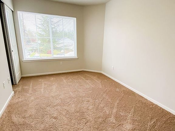 4th image of 1402 E 69th St #8428542