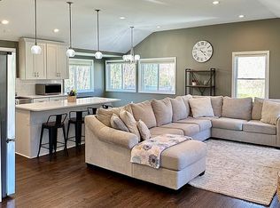 12 Capitol Dr, Shelton, CT 06484