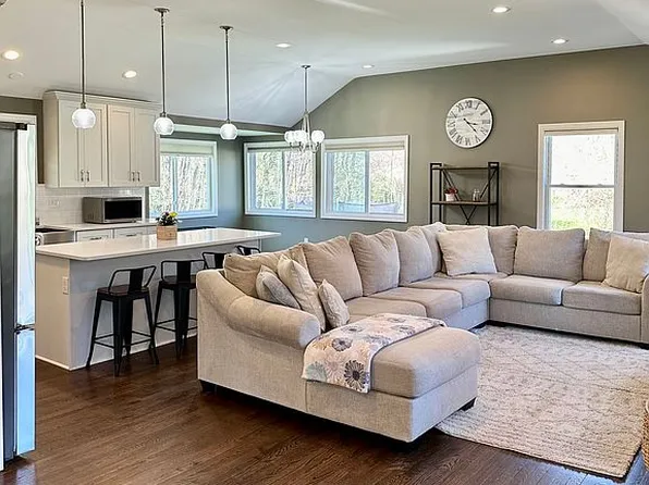 12 Capitol Dr, Shelton, CT 06484