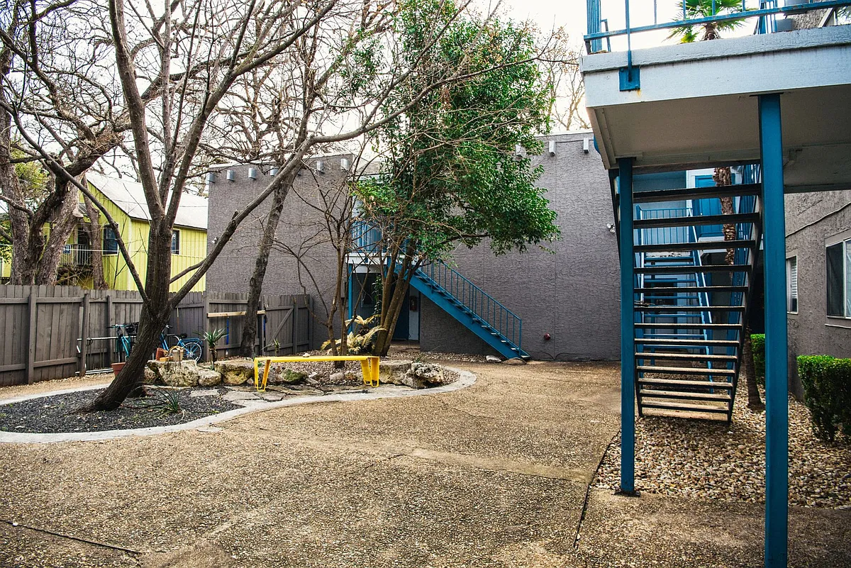 Building Photo - 3405 Helms St