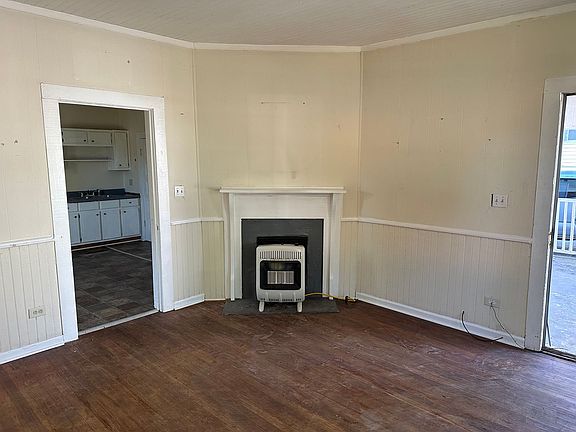 2nd image of 73 Pine St