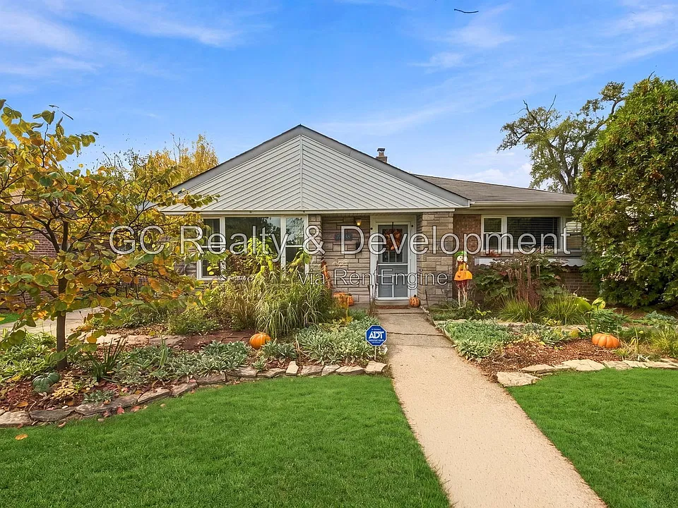 17638 Roosevelt Ave