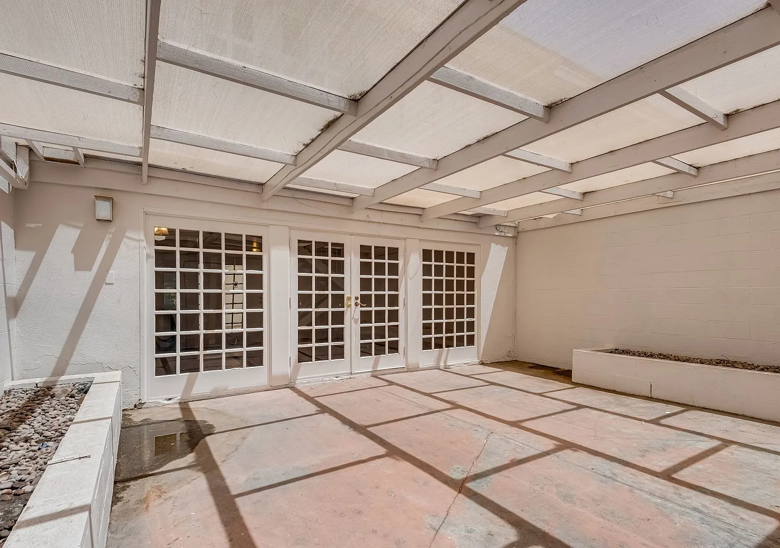 Townhome featuring a vintage floor plan — Photo 4