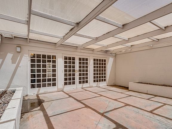 4th image of 3016 El Camino Ave