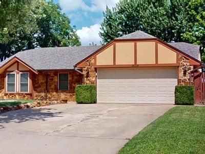 8004 Wilshire Hills Dr, Oklahoma City, OK, 73132