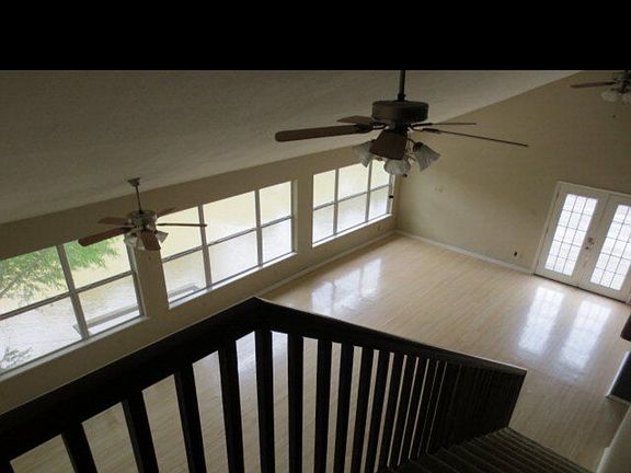 3rd image of 465 Guadalupe River Dr