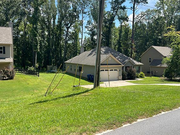 3rd image of 427 Miles Patrick Rd