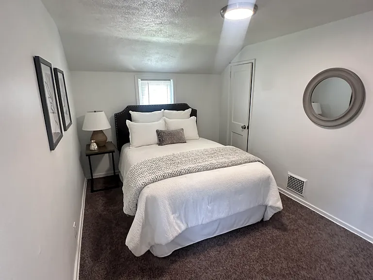 2062 Elmbrook Ln — Photo 35