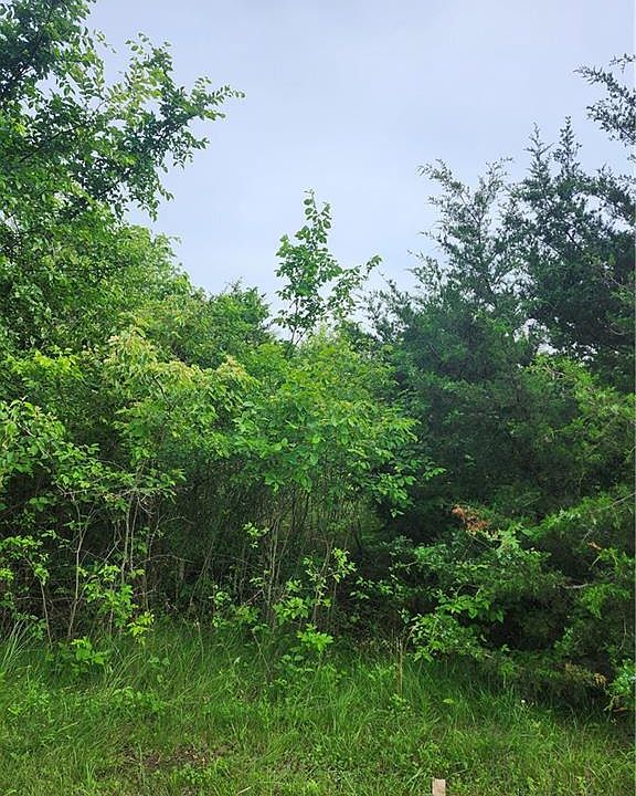 1st image of 22 Foxwood Dr